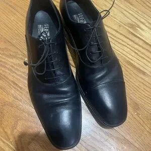 Salvatore Ferragamo Classic Black Cap-Toe Lace-Up Shoes Sz 11 D Amazon.com | Ferragamo Riley Black Leather Cap Toe Embossed  main image 2